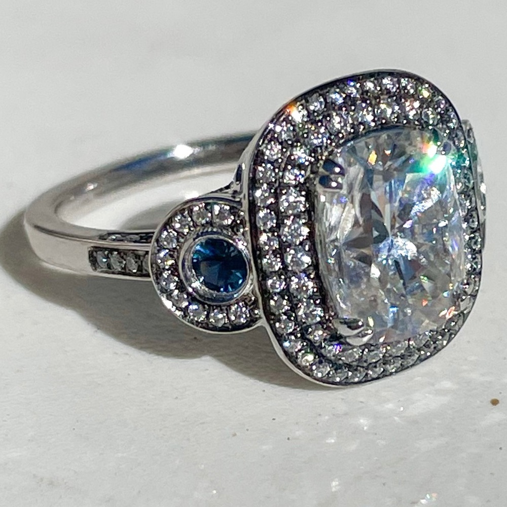 Platinum Antique Style 3ct Crushed Ice Cushion Moi